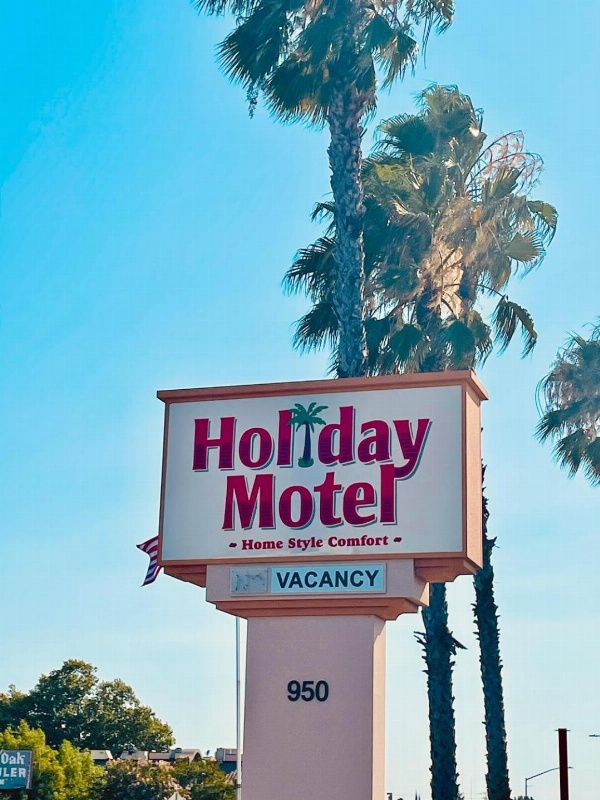 Holiday Motel Oakdale image 2